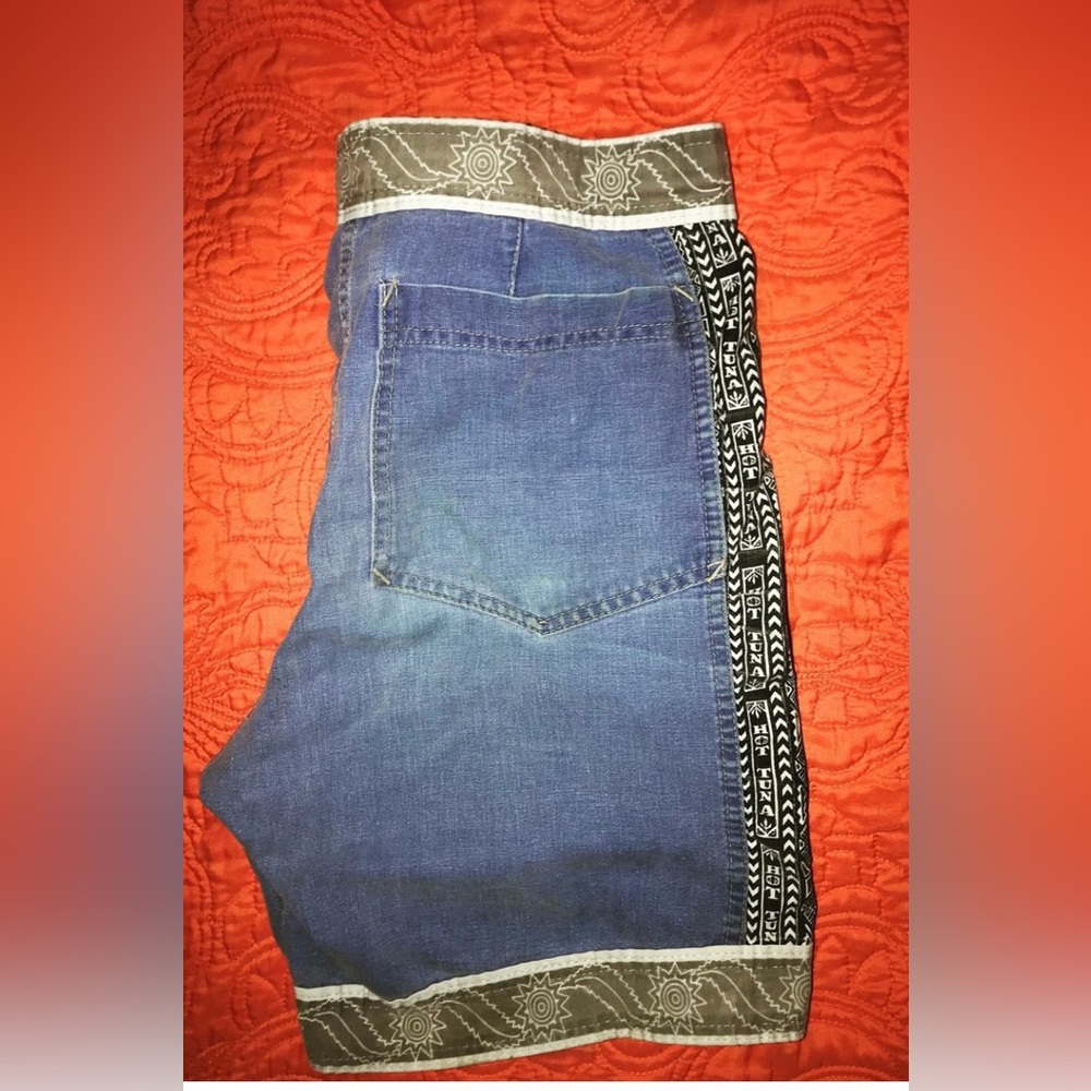 Epic VINTAGE 1980s Surf Wear Hot Tuna Australia walk shorts Midnight Size 30-31